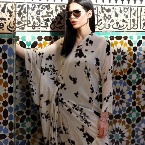 new zara Black and White Floral Maxi Dress printed art one sleeve - Picture 5 of 15